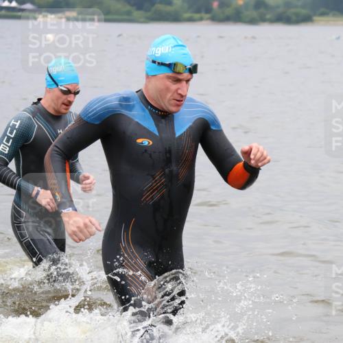 23.06.2024 - Viking Triathlon H.Heesch http://msf.ph/oto/6345506 23.06.2024 10:29:42 Schwimmen 142, 233, 246, 354, 483 meine-sportfotos.de