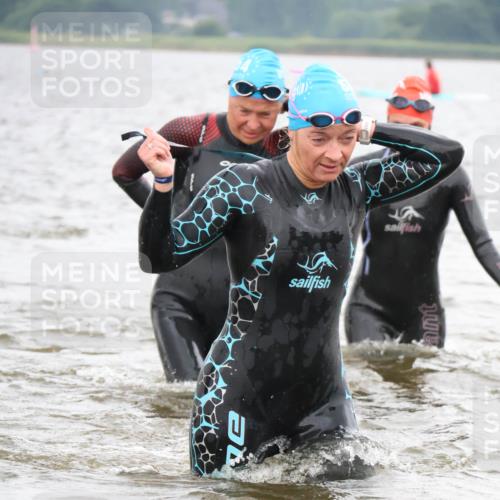 23.06.2024 - Viking Triathlon H.Heesch http://msf.ph/oto/6345519 23.06.2024 10:47:48 Schwimmen 57, 258, 309, 357, 370 meine-sportfotos.de