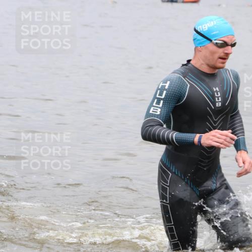 23.06.2024 - Viking Triathlon H.Heesch http://msf.ph/oto/6345520 23.06.2024 10:29:44 Schwimmen 142, 233, 246, 354, 483 meine-sportfotos.de
