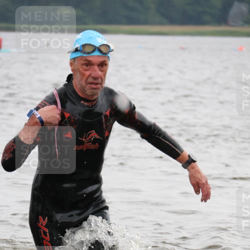 23.06.2024 - Viking Triathlon H.Heesch http://msf.ph/oto/6345559 23.06.2024 10:48:08 Schwimmen 41, 157, 339, 478 meine-sportfotos.de