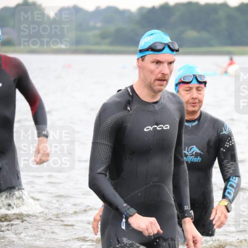 23.06.2024 - Viking Triathlon H.Heesch http://msf.ph/oto/6345580 23.06.2024 10:48:23 Schwimmen 79, 147, 422 meine-sportfotos.de