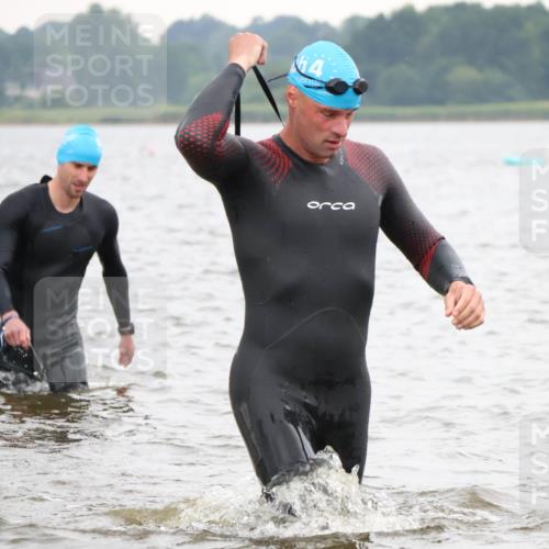 23.06.2024 - Viking Triathlon H.Heesch http://msf.ph/oto/6345583 23.06.2024 10:48:25 Schwimmen 21, 79, 422 meine-sportfotos.de