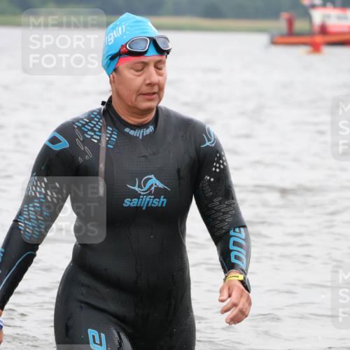 23.06.2024 - Viking Triathlon H.Heesch http://msf.ph/oto/6345589 23.06.2024 10:48:27 Schwimmen 21, 70, 79, 422 meine-sportfotos.de