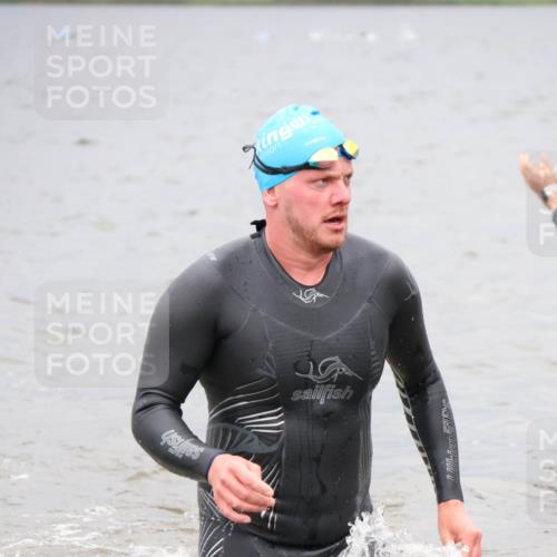 23.06.2024 - Viking Triathlon H.Heesch http://msf.ph/oto/6345592 23.06.2024 10:30:22 Schwimmen 31 meine-sportfotos.de