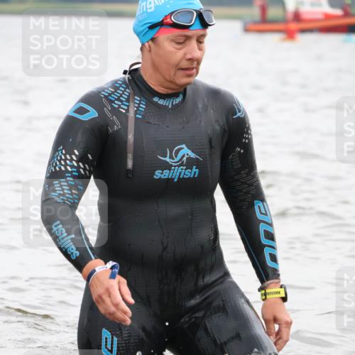 23.06.2024 - Viking Triathlon H.Heesch http://msf.ph/oto/6345593 23.06.2024 10:48:27 Schwimmen 21, 70, 79, 422 meine-sportfotos.de
