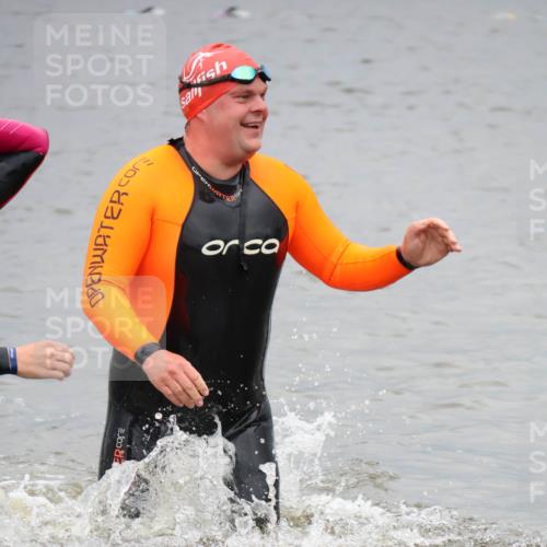 23.06.2024 - Viking Triathlon H.Heesch http://msf.ph/oto/6345614 23.06.2024 10:30:29 Schwimmen 324, 656 meine-sportfotos.de