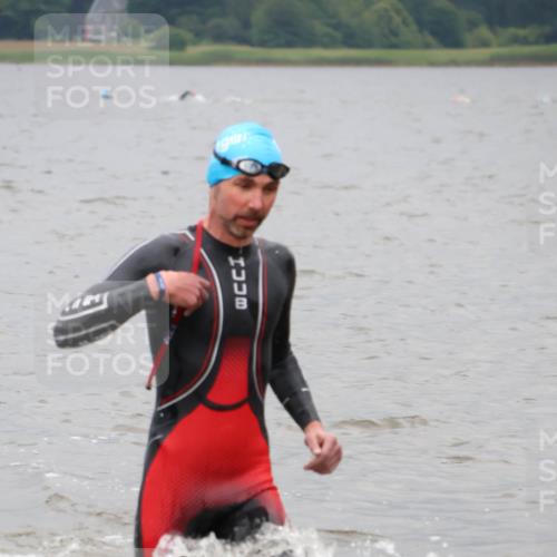 23.06.2024 - Viking Triathlon H.Heesch http://msf.ph/oto/6345629 23.06.2024 10:30:34 Schwimmen 324, 482, 656 meine-sportfotos.de
