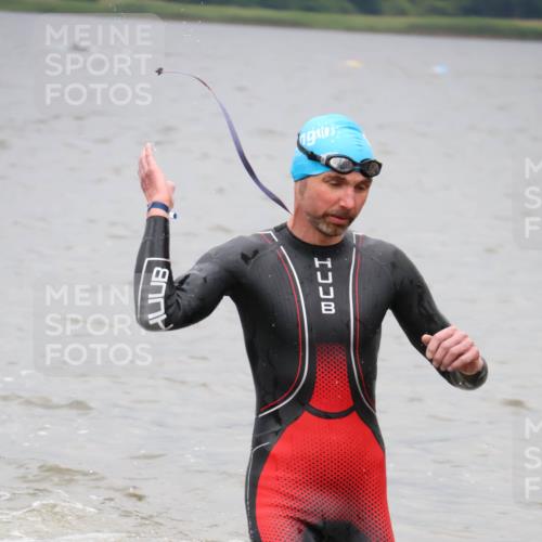 23.06.2024 - Viking Triathlon H.Heesch http://msf.ph/oto/6345635 23.06.2024 10:30:35 Schwimmen 324, 482, 656 meine-sportfotos.de