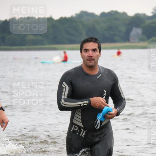 23.06.2024 - Viking Triathlon H.Heesch http://msf.ph/oto/6345642 23.06.2024 10:48:42 Schwimmen 59, 139, 155, 248, 441 meine-sportfotos.de