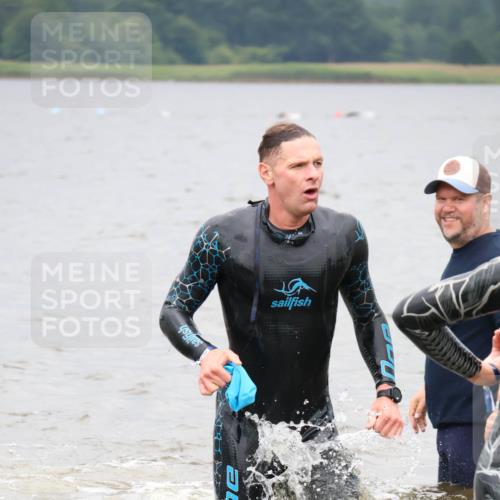 23.06.2024 - Viking Triathlon H.Heesch http://msf.ph/oto/6345648 23.06.2024 10:30:47 Schwimmen 8, 144, 295 meine-sportfotos.de