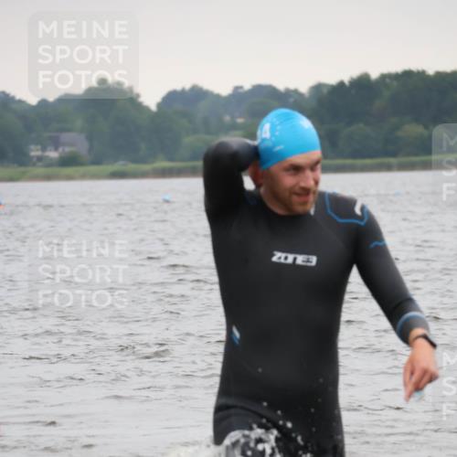 23.06.2024 - Viking Triathlon H.Heesch http://msf.ph/oto/6345649 23.06.2024 10:48:43 Schwimmen 59, 139, 155, 248, 441 meine-sportfotos.de