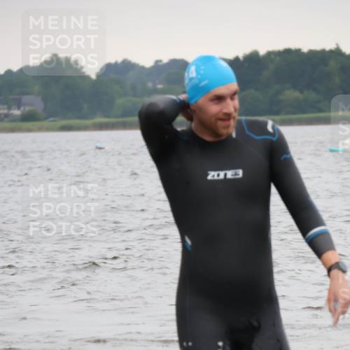 23.06.2024 - Viking Triathlon H.Heesch http://msf.ph/oto/6345653 23.06.2024 10:48:43 Schwimmen 59, 139, 155, 248, 441 meine-sportfotos.de