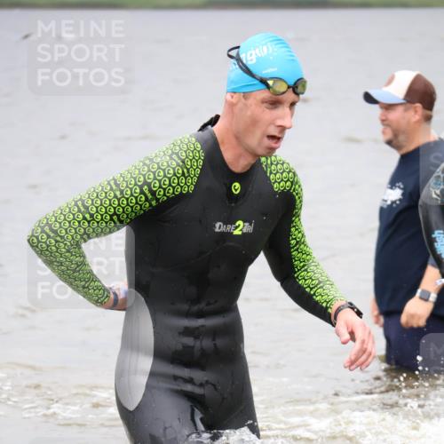 23.06.2024 - Viking Triathlon H.Heesch http://msf.ph/oto/6345654 23.06.2024 10:30:49 Schwimmen 8, 144, 295 meine-sportfotos.de