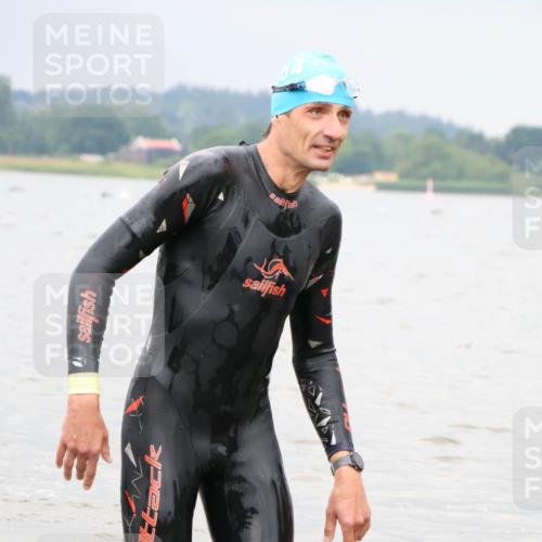 23.06.2024 - Viking Triathlon H.Heesch http://msf.ph/oto/6345657 23.06.2024 10:30:59 Schwimmen 8, 51, 144, 627 meine-sportfotos.de