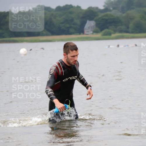 23.06.2024 - Viking Triathlon H.Heesch http://msf.ph/oto/6345688 23.06.2024 10:31:08 Schwimmen 499, 627 meine-sportfotos.de