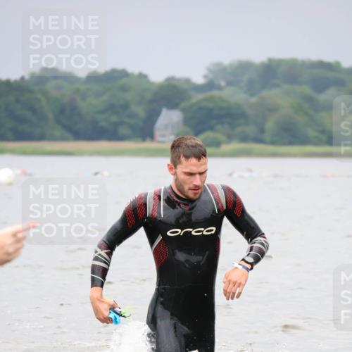 23.06.2024 - Viking Triathlon H.Heesch http://msf.ph/oto/6345691 23.06.2024 10:31:09 Schwimmen 499, 627 meine-sportfotos.de