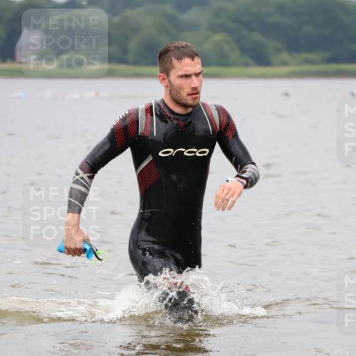 23.06.2024 - Viking Triathlon H.Heesch http://msf.ph/oto/6345694 23.06.2024 10:31:10 Schwimmen 499, 627 meine-sportfotos.de