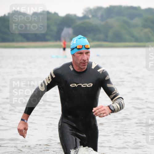 23.06.2024 - Viking Triathlon H.Heesch http://msf.ph/oto/6345696 23.06.2024 10:49:24 Schwimmen 112 meine-sportfotos.de