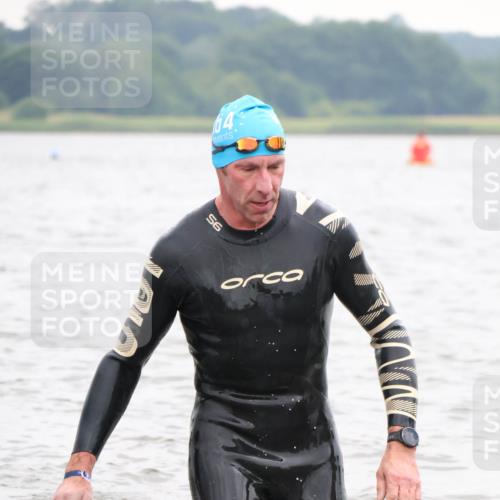 23.06.2024 - Viking Triathlon H.Heesch http://msf.ph/oto/6345700 23.06.2024 10:49:25 Schwimmen 112 meine-sportfotos.de