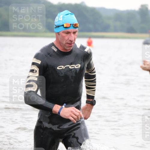 23.06.2024 - Viking Triathlon H.Heesch http://msf.ph/oto/6345703 23.06.2024 10:49:25 Schwimmen 112 meine-sportfotos.de