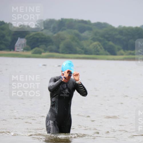 23.06.2024 - Viking Triathlon H.Heesch http://msf.ph/oto/6345716 23.06.2024 10:31:21 Schwimmen 16, 216, 458, 463, 499 meine-sportfotos.de