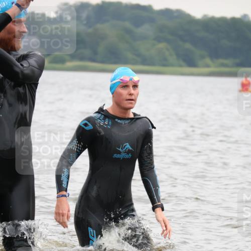 23.06.2024 - Viking Triathlon H.Heesch http://msf.ph/oto/6345722 23.06.2024 10:49:30 Schwimmen 64, 112, 236, 388 meine-sportfotos.de