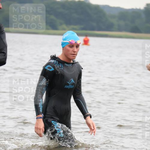23.06.2024 - Viking Triathlon H.Heesch http://msf.ph/oto/6345726 23.06.2024 10:49:30 Schwimmen 64, 112, 236, 388 meine-sportfotos.de