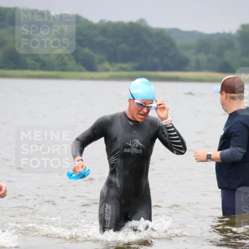 23.06.2024 - Viking Triathlon H.Heesch http://msf.ph/oto/6345728 23.06.2024 10:31:23 Schwimmen 16, 216, 458, 463 meine-sportfotos.de