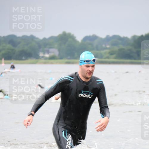 23.06.2024 - Viking Triathlon H.Heesch http://msf.ph/oto/6345734 23.06.2024 10:31:41 Schwimmen 107 meine-sportfotos.de