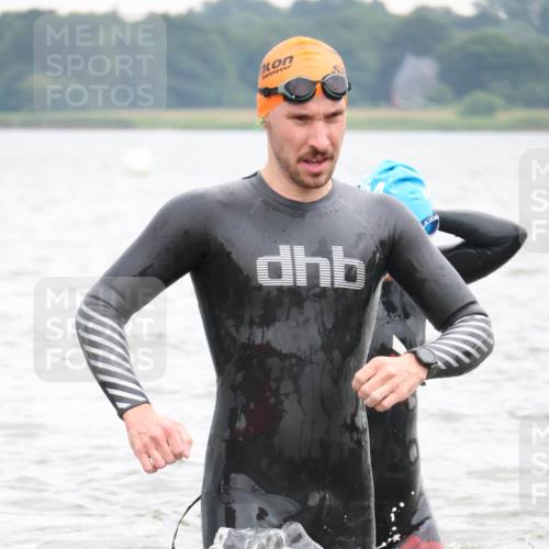 23.06.2024 - Viking Triathlon H.Heesch http://msf.ph/oto/6345761 23.06.2024 10:49:51 Schwimmen 81, 119, 176, 622 meine-sportfotos.de