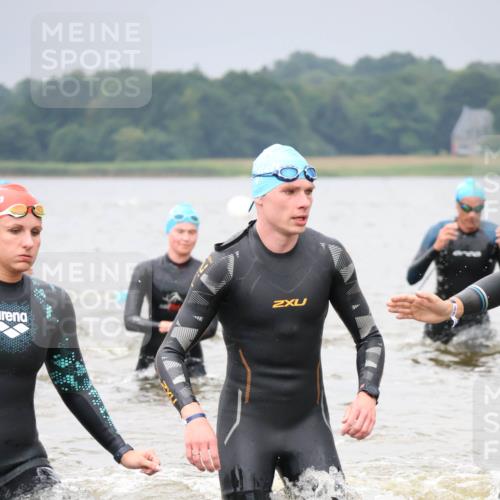 23.06.2024 - Viking Triathlon H.Heesch http://msf.ph/oto/6345765 23.06.2024 10:32:00 Schwimmen 6, 14, 20, 231, 619, 640 meine-sportfotos.de