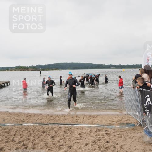 23.06.2024 - Viking Triathlon MichiJ http://msf.ph/oto/6345783 23.06.2024 10:39:21 Schwimmen 26, 140, 389, 415, 435 meine-sportfotos.de