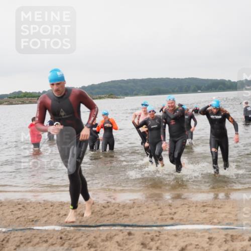 23.06.2024 - Viking Triathlon MichiJ http://msf.ph/oto/6345814 23.06.2024 10:39:33 Schwimmen 40, 68, 131, 194, 405, 427, 435 meine-sportfotos.de