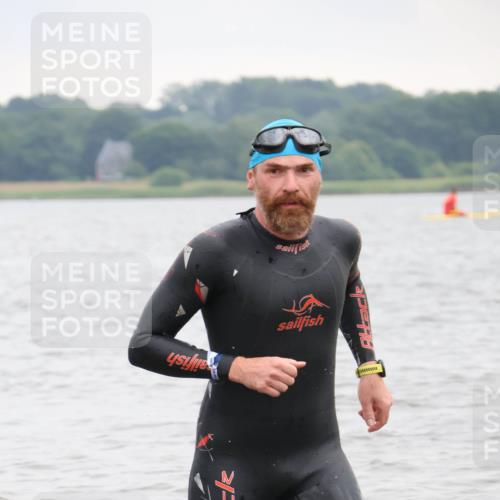 23.06.2024 - Viking Triathlon H.Heesch http://msf.ph/oto/6345876 23.06.2024 10:50:52 Schwimmen 45 meine-sportfotos.de
