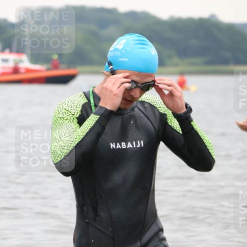 23.06.2024 - Viking Triathlon H.Heesch http://msf.ph/oto/6345925 23.06.2024 10:51:23 Schwimmen 49, 253, 501 meine-sportfotos.de