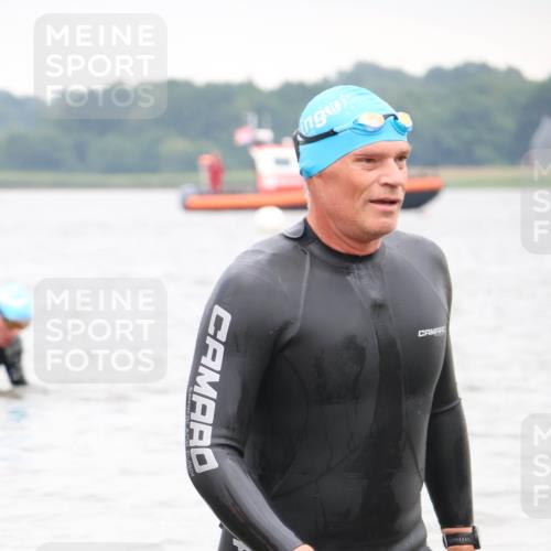 23.06.2024 - Viking Triathlon H.Heesch http://msf.ph/oto/6345946 23.06.2024 10:51:38 Schwimmen 351, 413 meine-sportfotos.de
