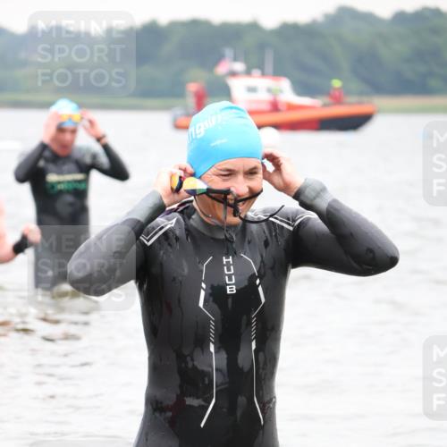 23.06.2024 - Viking Triathlon H.Heesch http://msf.ph/oto/6345949 23.06.2024 10:51:39 Schwimmen 351, 413 meine-sportfotos.de