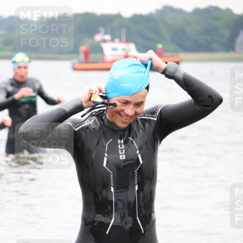 23.06.2024 - Viking Triathlon H.Heesch http://msf.ph/oto/6345951 23.06.2024 10:51:40 Schwimmen 351, 413 meine-sportfotos.de