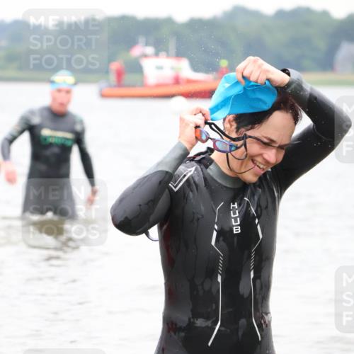 23.06.2024 - Viking Triathlon H.Heesch http://msf.ph/oto/6345952 23.06.2024 10:51:40 Schwimmen 351, 413 meine-sportfotos.de