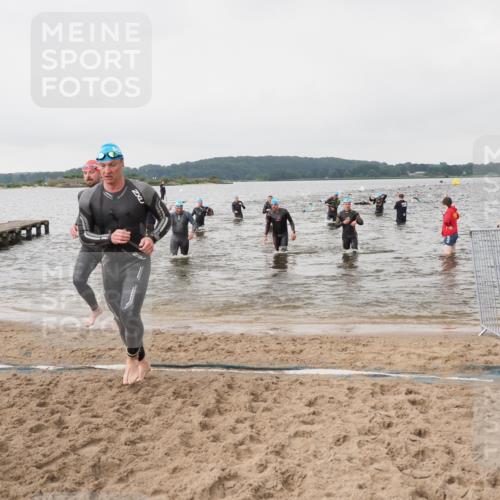 23.06.2024 - Viking Triathlon MichiJ http://msf.ph/oto/6346000 23.06.2024 10:40:21 Schwimmen 136, 146, 214, 230, 355, 445, 484, 648 meine-sportfotos.de