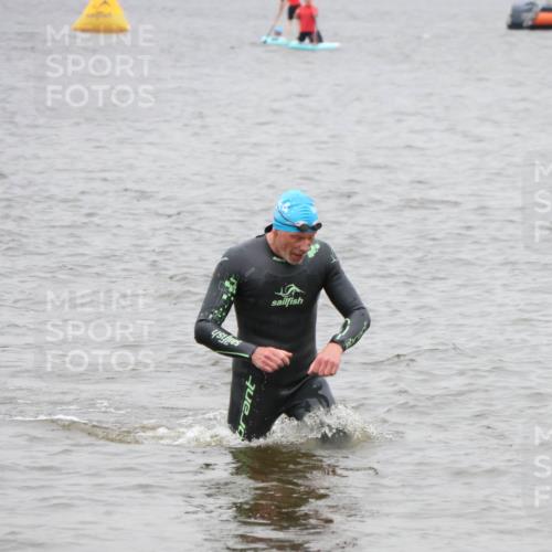 23.06.2024 - Viking Triathlon H.Heesch http://msf.ph/oto/6346059 23.06.2024 10:53:27 Schwimmen 241, 411, 629 meine-sportfotos.de