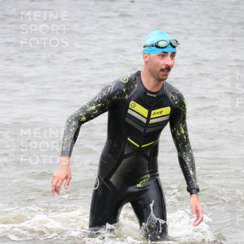 23.06.2024 - Viking Triathlon H.Heesch http://msf.ph/oto/6346065 23.06.2024 10:53:35 Schwimmen 391, 513 meine-sportfotos.de
