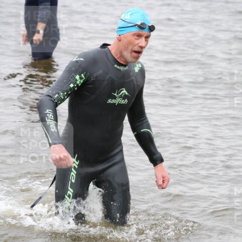 23.06.2024 - Viking Triathlon H.Heesch http://msf.ph/oto/6346068 23.06.2024 10:53:36 Schwimmen 391, 513 meine-sportfotos.de