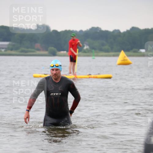 23.06.2024 - Viking Triathlon H.Heesch http://msf.ph/oto/6346120 23.06.2024 10:56:13 Schwimmen 92, 227 meine-sportfotos.de