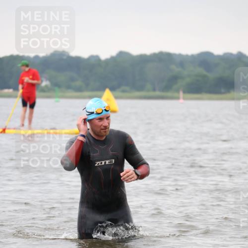 23.06.2024 - Viking Triathlon H.Heesch http://msf.ph/oto/6346128 23.06.2024 10:56:16 Schwimmen 92, 227 meine-sportfotos.de