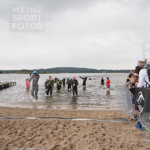 23.06.2024 - Viking Triathlon MichiJ http://msf.ph/oto/6346370 23.06.2024 10:42:09 Schwimmen 27, 93, 133, 210, 320, 321, 437, 497, 522, 647 meine-sportfotos.de