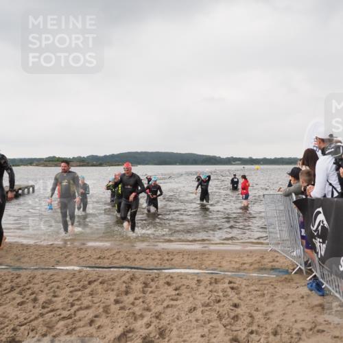 23.06.2024 - Viking Triathlon MichiJ http://msf.ph/oto/6346378 23.06.2024 10:42:12 Schwimmen 27, 93, 133, 210, 320, 321, 437, 497, 522, 647 meine-sportfotos.de