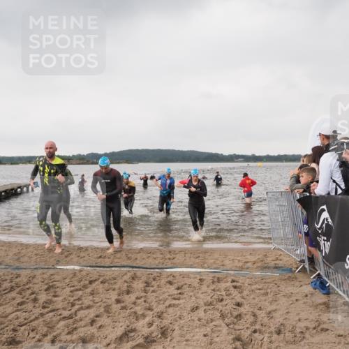23.06.2024 - Viking Triathlon MichiJ http://msf.ph/oto/6346401 23.06.2024 10:42:18 Schwimmen 27, 93, 210, 271, 320, 321, 497, 522 meine-sportfotos.de