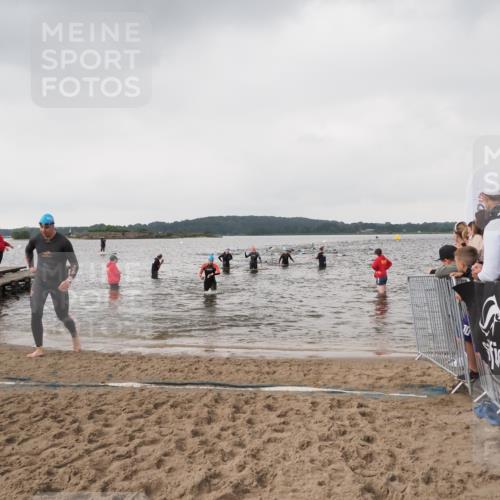 23.06.2024 - Viking Triathlon MichiJ http://msf.ph/oto/6346431 23.06.2024 10:42:27 Schwimmen 271, 352 meine-sportfotos.de