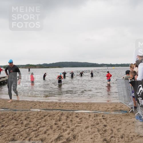 23.06.2024 - Viking Triathlon MichiJ http://msf.ph/oto/6346432 23.06.2024 10:42:28 Schwimmen 271, 352 meine-sportfotos.de